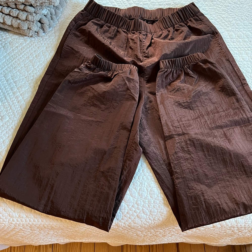 Gap fit joggers small rich raisin color